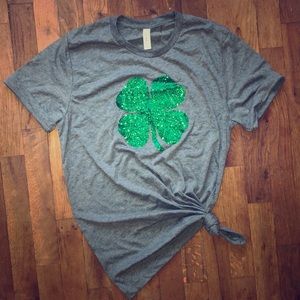 Bella canvas medium shamrock shirt grey green